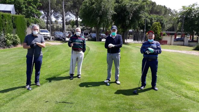 Jugadores de golf con mascarillas (Foto: Federación Andaluza de Golf).