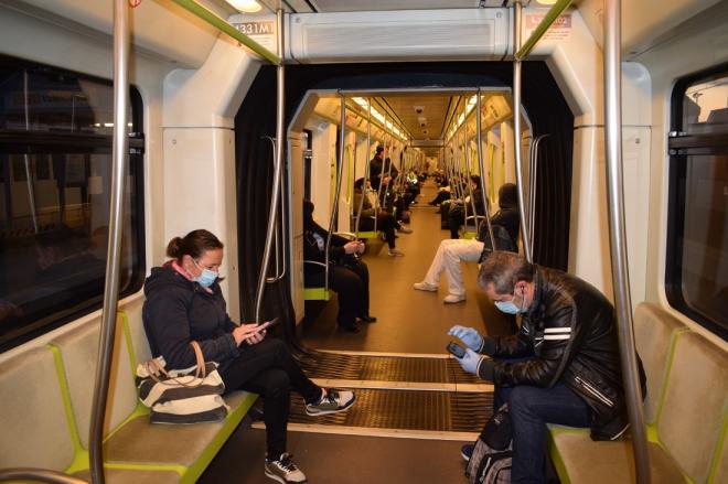 Mascarillas en el metro (Foto: EFE)