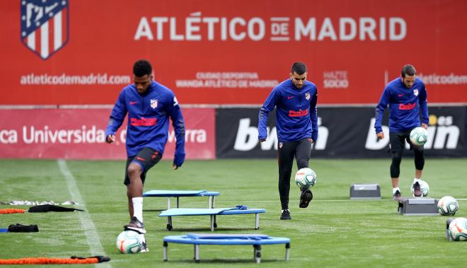 Lemar, Correa y Koke, en una sesión del Atlético de Madrid (Foto: ATM).