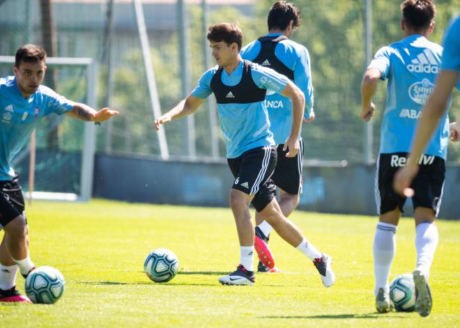 Denis Suárez tocando el balón (Foto: LaLiga).