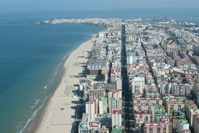 Imagen de playa urbana de Cádiz (Foto: Transparencia Cádiz).