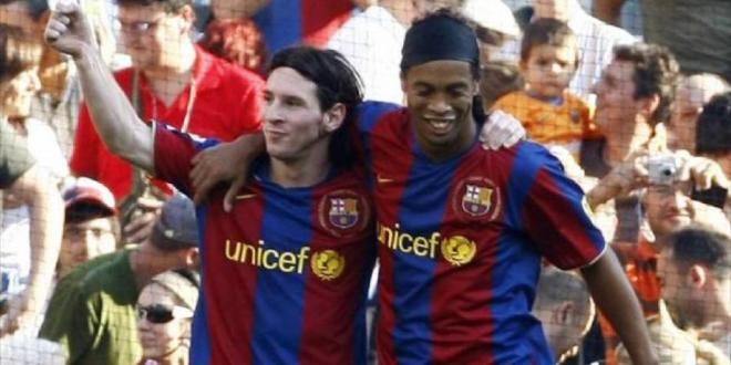 Leo Messi y Ronaldinho durante los años que compartieron vestuario en el FC Barcelona.