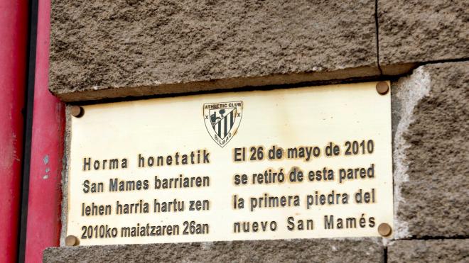 Del viejo campo salía la primera piedra del nuevo San Mamés (Foto: Athletic Club).