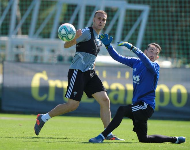 Juan Cala, en un entrenamiento del Cádiz.