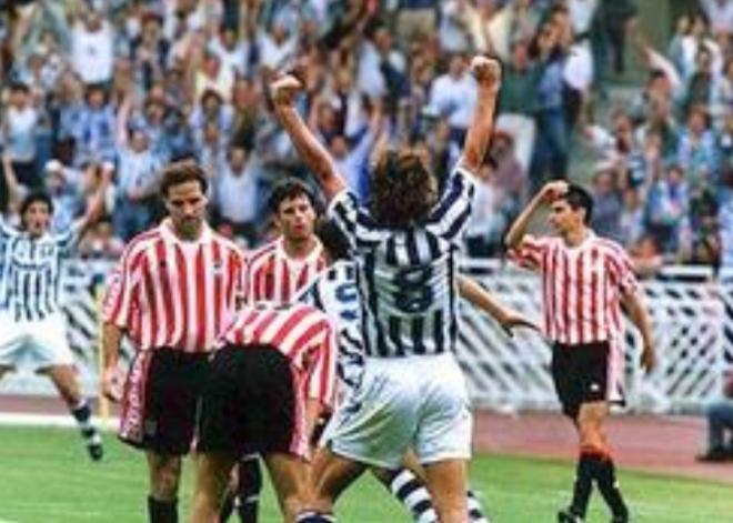 La Real Sociedad se impuso 5-0 al Athletic en Anoeta hace 25 años.