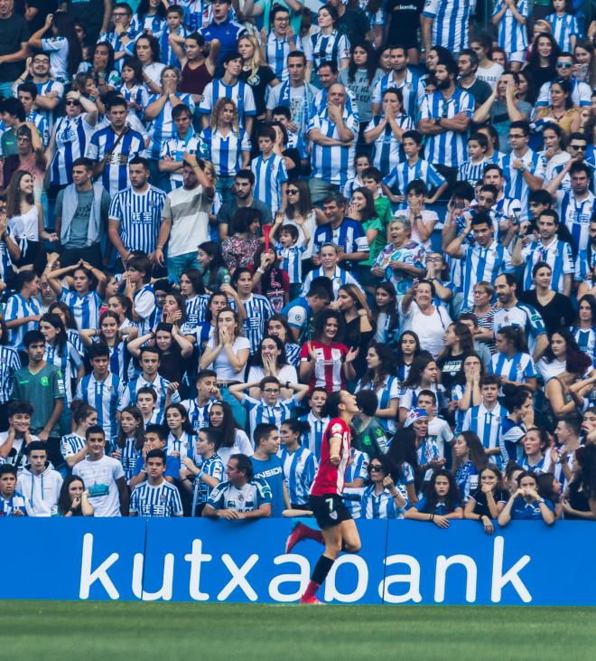 Nekane corretea tras marcar el Athletic ante un enmudecido Reale Arena (Foto: María Mentxaka).