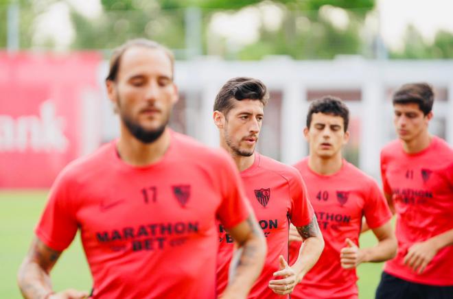 Los jugadores del Sevilla, en el entrenamiento de este domingo (Foto: SFC).