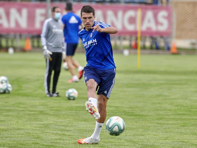 Zapater en un entrenamiento del Real Zaragoza (Foto: Tino Gil/Real Zaragoza).