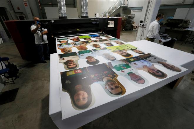 El Elche tendrá siluetas de sus aficionados en el Martínez Valero (Foto: EFE).