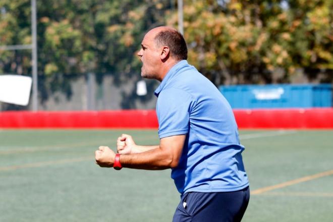 Fernando Gómez como entrenador (Foto: SIA)