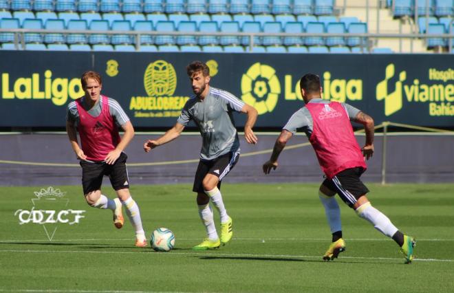 Jugadores del Cádiz durante el primer entrenamiento en Carranza (Foto: CCF).