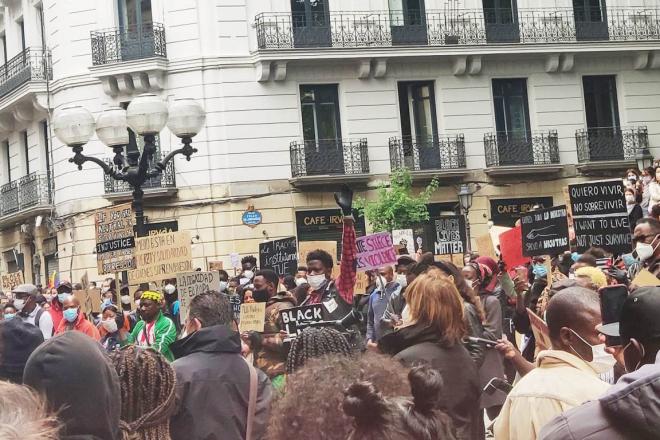 Imagen de la concentración contra el racismo y en memoria de George Floyd, en Bilbao.