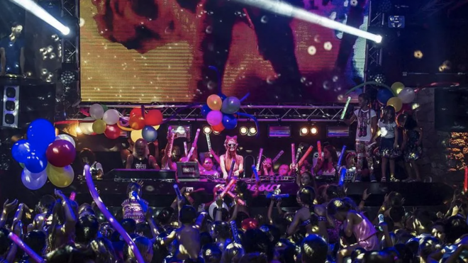 Paris Hilton en la discoteca Amnesia, en Ibiza (Foto: EFE).