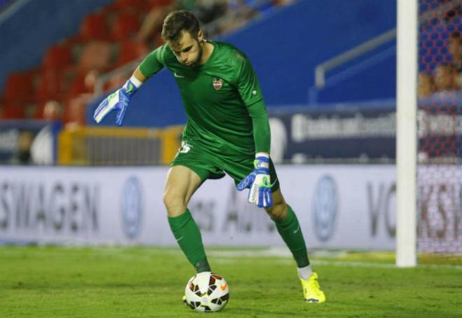 Jesús Fernández con la camiseta del Levante UD.