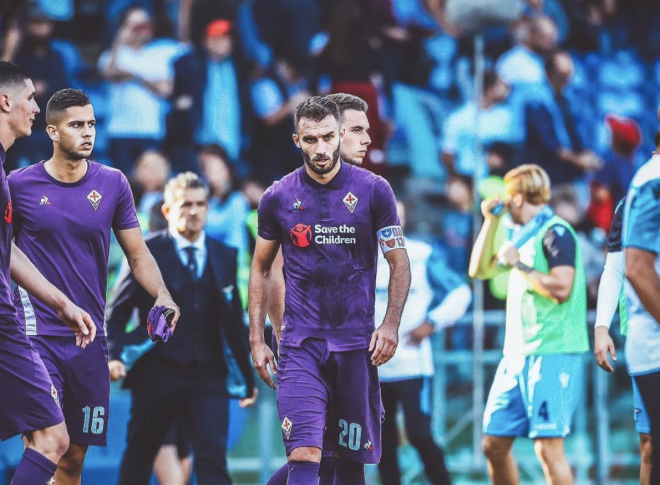 Pezzella tras un choque con la Fiorentina.