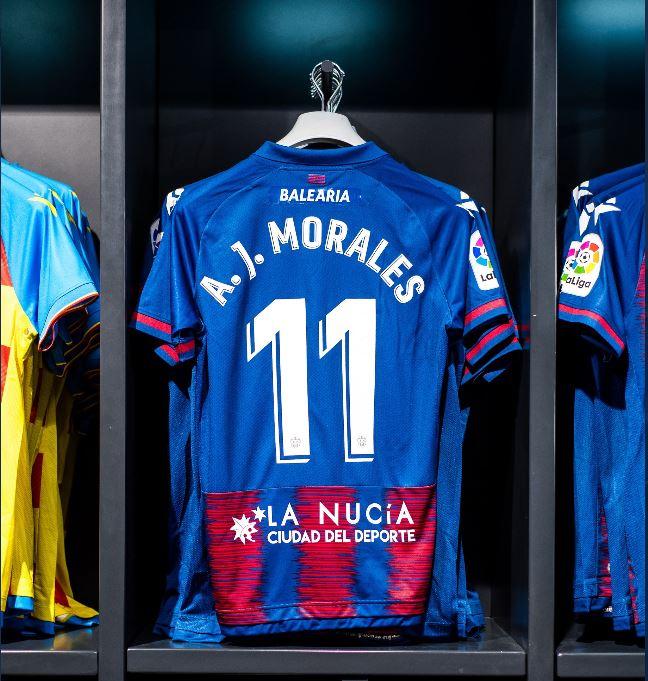 Primera equipación del Levante UD con el logo 'La Nucía Ciudad del deporte'. (Foto: Levante UD)