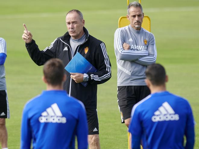 Cabellud junto a Víctor Fernández (Foto: Tino Gil/Real Zaragoza).