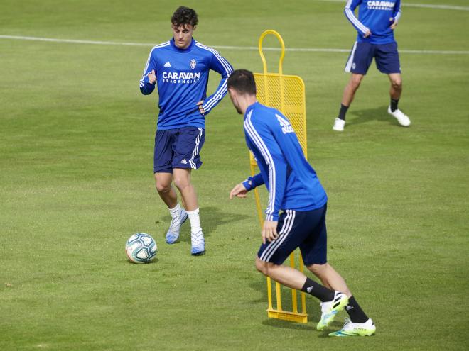 Francés en un entrenamiento del Real Zaragoza (Foto: Tino Gil/Real Zaragoza).