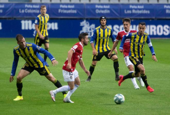 Ortuño y Tejera, durante el Real Oviedo-Ponferradina (Foto: SDP).