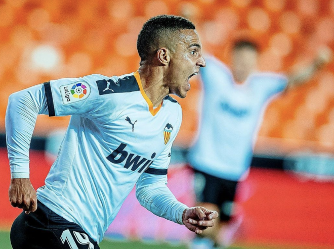 Rodrigo celebra el 1-0. (Foto: Valencia CF)