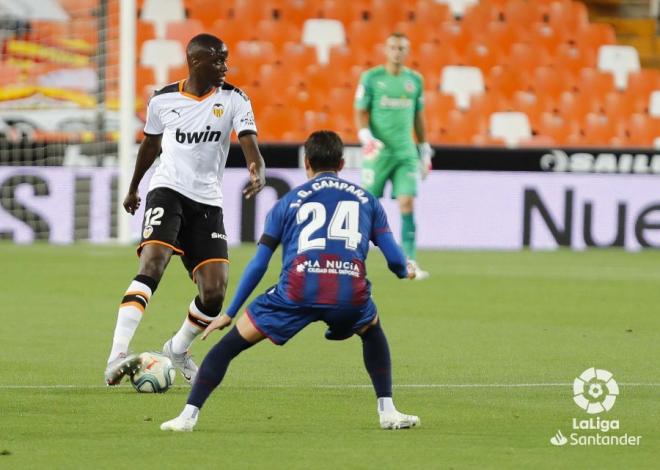 Los goles con errores de Diakhaby lastraron al Valencia CF (Foto: LaLiga)