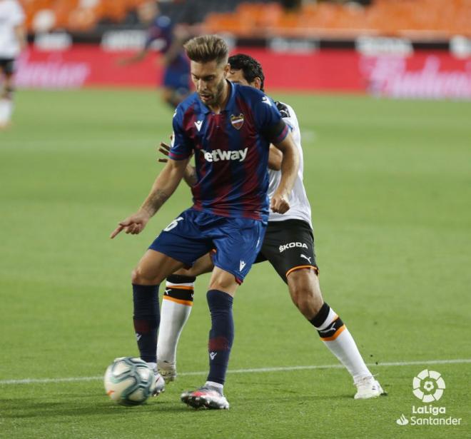 Rubén Rochina en el partido contra el Valencia CF en Mestalla. (Foto: LaLiga)