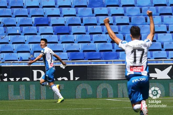 Wu Lei celebra su gol en el Espanyol-Alavés (Foto: LaLiga Santander).
