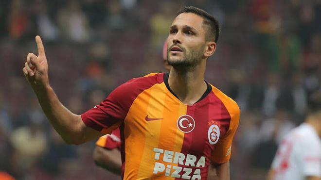 Florin Andone, en un partido con el Galatasaray (Foto: @GalatasaraySK).