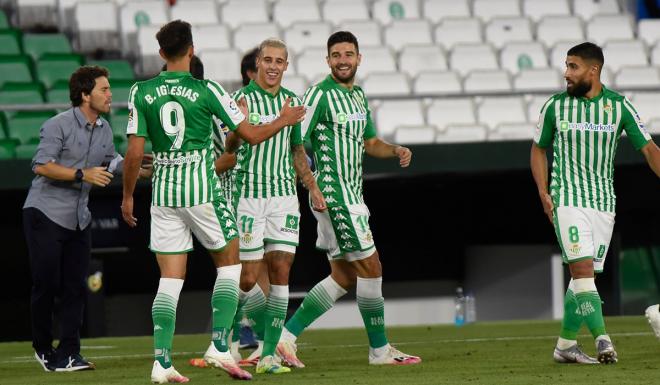 Tello celebra su gol ante el Granada (Foto: Kiko Hurtado).