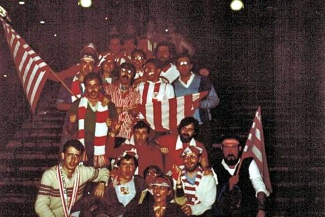Carmelo Rodrigo y amigos en Madrid en la final de Copa de 1984 ganada al FC Barcelona.