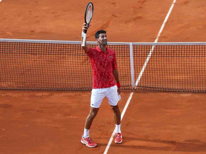 Novak Djokovic celebra un punto en el Adriá Tour.