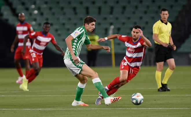 Edgar González con la pelota (foto: Kiko Hurtado).