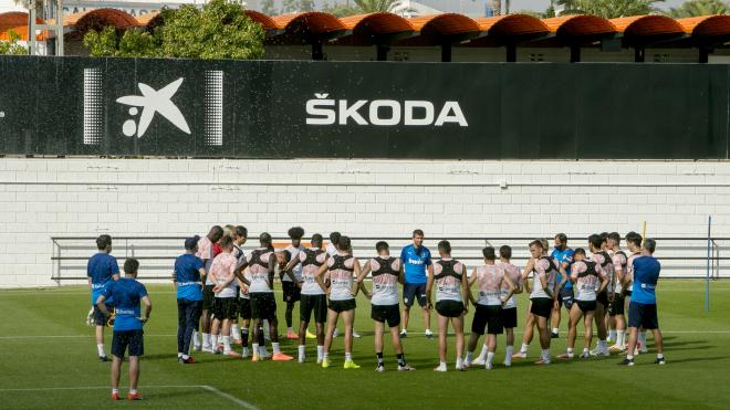 Ni Gabriel, ni Gayà estuvieron en el entrenamiento del Valencia CF de este martes (Foto: Valencia CF)