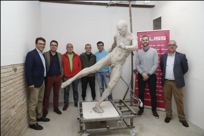Estatua de Andrés Iniesta sin completar (Foto: Ayuntamiento de Albacete).