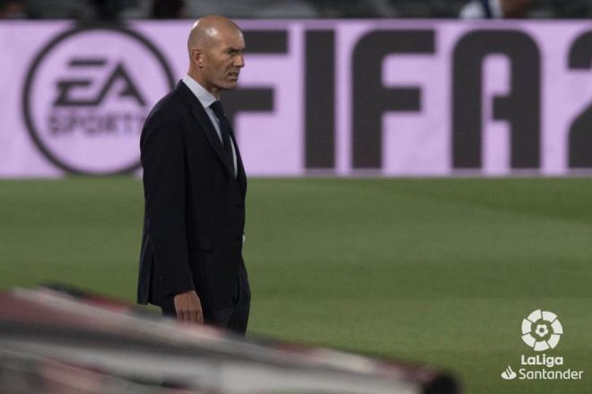 Zinedine Zidane, ante el Valencia (Foto: LaLiga).