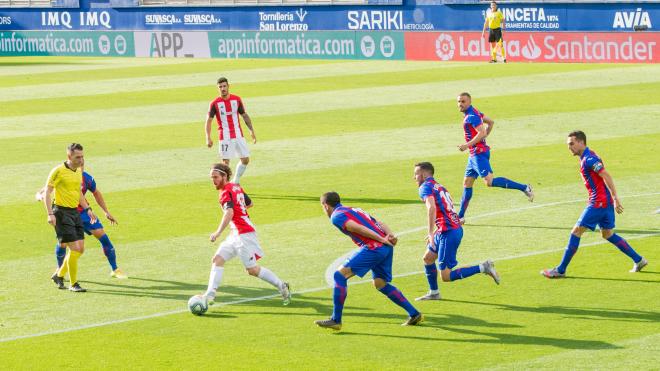 Iker Muniain filtra un buen pase en Ipurua ante el Eibar (Foto: Athletic Club).