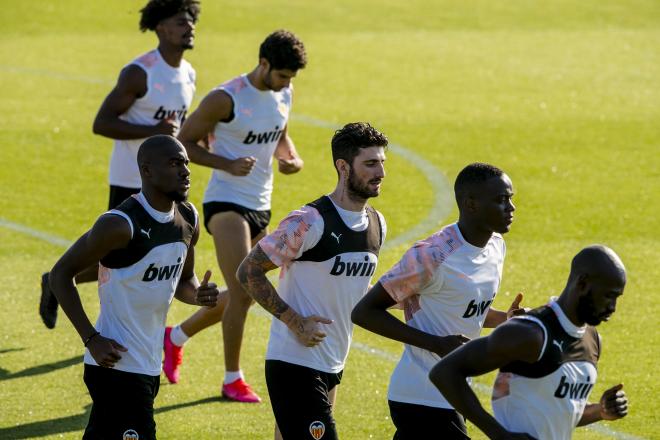 Piccini volvió a entrenarse con el grupo (Foto: Valencia CF)