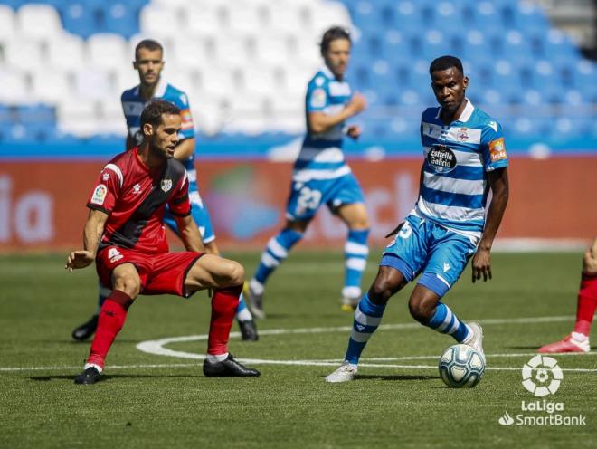 Uche Agbo, en un lance del Dépor-Rayo (Foto: LaLiga).