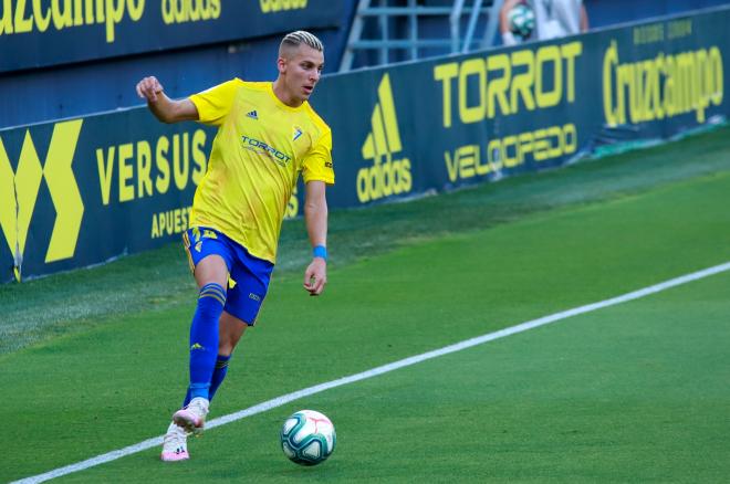 Alejo, durante el Cádiz-Alcorcón (Foto: Cristo García).