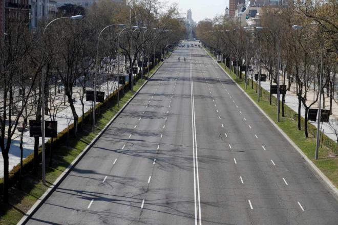 Las calles de Madrid, vacías durante la cuarentena, podrían verse así durante el toque de queda.