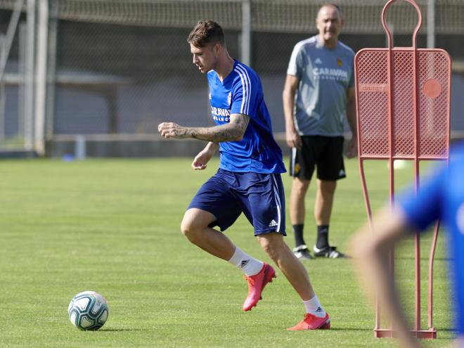 Vigaray en el entrenamiento del Real Zaragoza (Foto: Tino Gil/Real Zaragoza).
