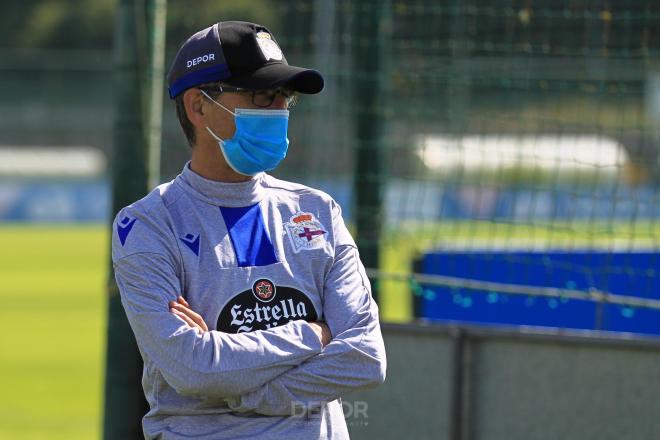 Fernando Vázquez en la Ciudad Deportiva de Abegondo (Foto:RCD)