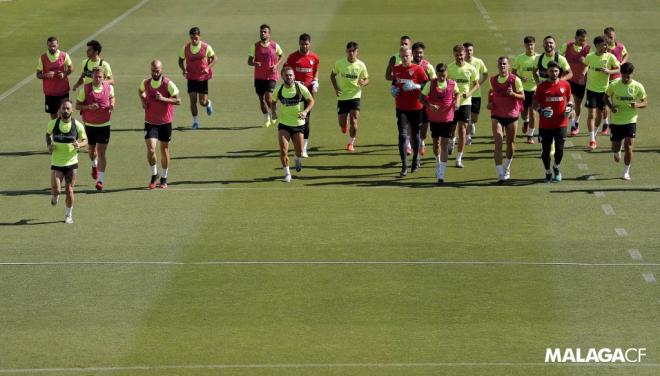 Los jugadores del Málaga, en el último entrenamiento antes del Girona (Foto: Málaga CF).