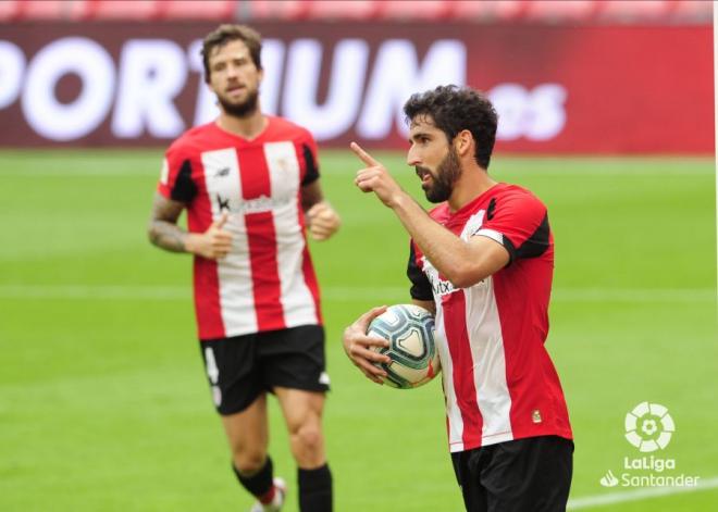 Raúl García ha metido ya hasta ocho penaltis seguidos (Foto: LaLiga).