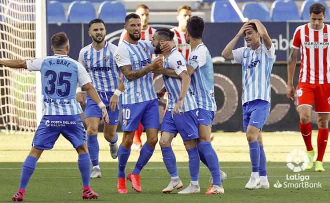 Los jugadores del Málaga celebran el gol de Cifu ante el Girona (Foto: LaLiga).