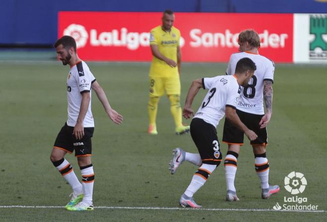 Gayà se retira del Villarrreal-Valencia CF (Foto: LaLiga)