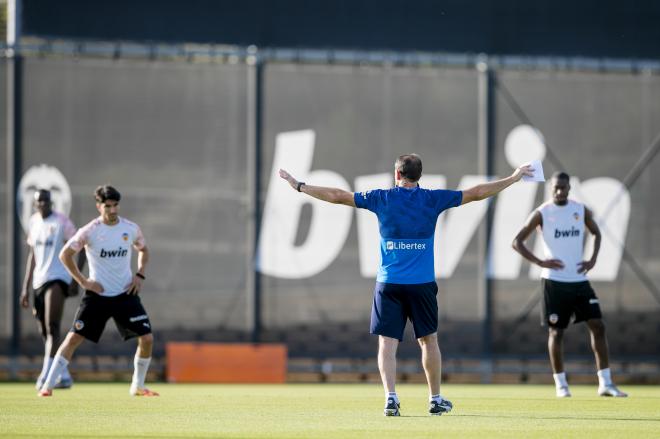 Voro, entrenador del Valencia CF (Foto: Valencia CF)