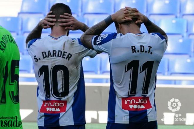Darder y Raúl de Tomás se lamentan de una ocasión del Espanyol (Foto: LaLiga).