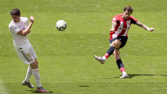 La zurda de Iñigo Martínez destaca en San Mamés ante el Real Madrid (Foto: Athletic Club).