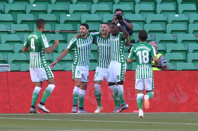 Celebración del gol de Guido Rodríguez (Foto: Kiko Hurtado).